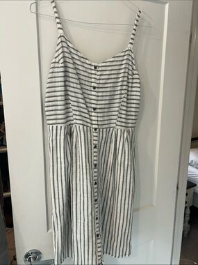 Old Navy White and Navy Striped Button-Front Top
